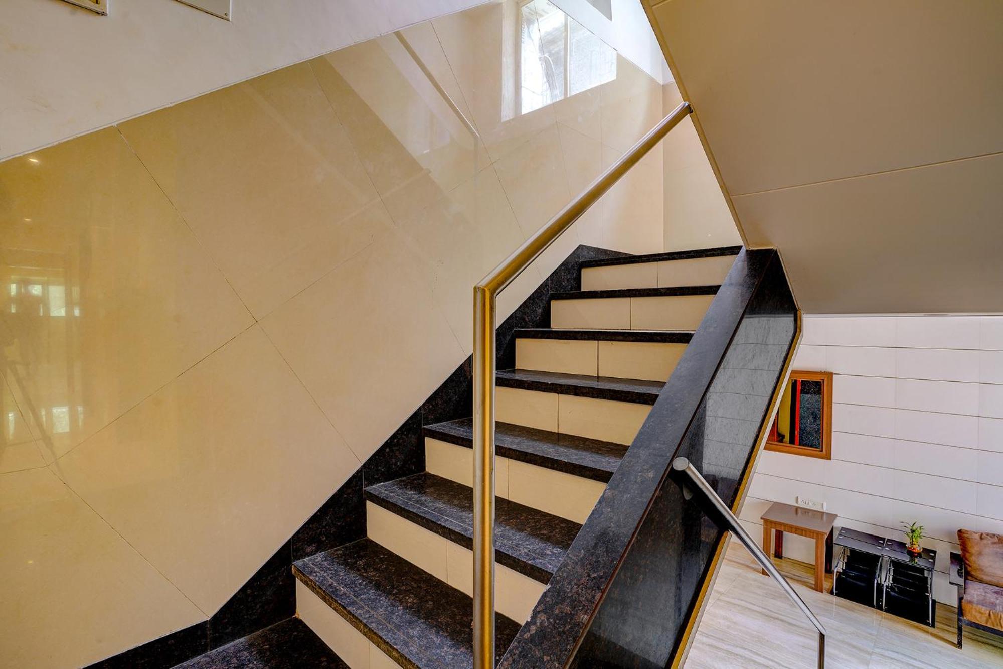 Fabhotel Starwood Residency - Behind Bmw Car Showroom Navi Mumbai Extérieur photo