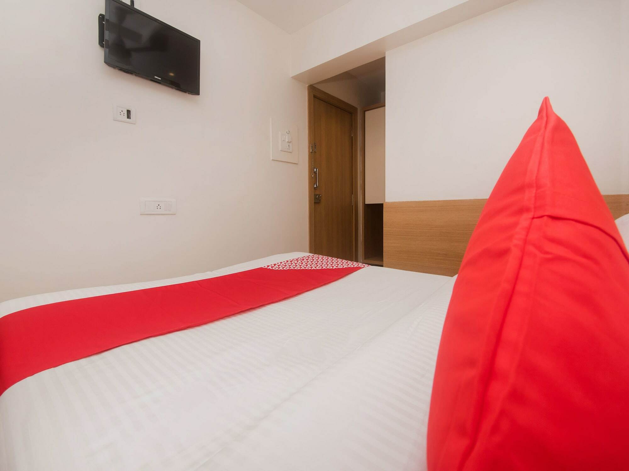 Fabhotel Starwood Residency - Behind Bmw Car Showroom Navi Mumbai Extérieur photo